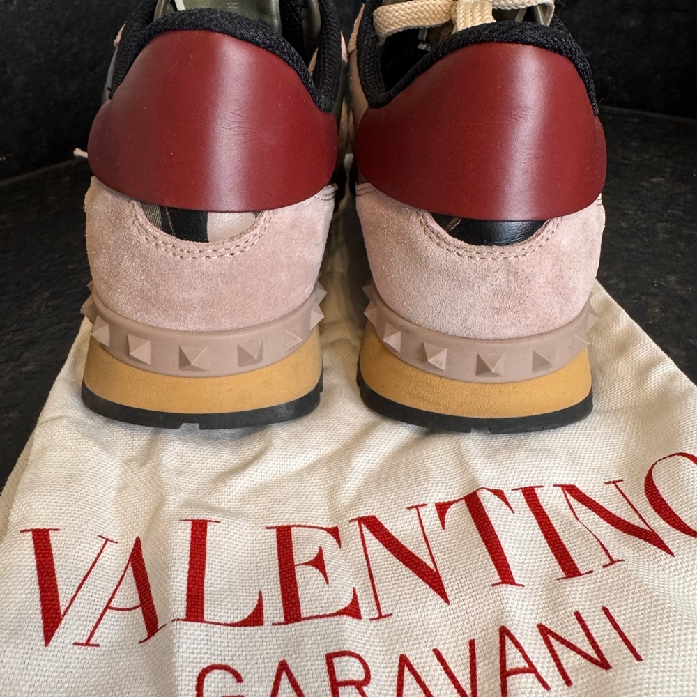 Valentino Garavani Rockrunner Sneakers - Picture 9 of 14